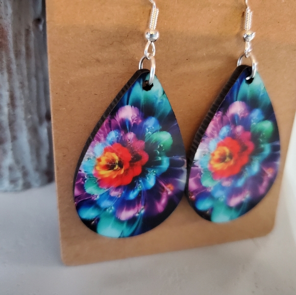 Bright Beautiful Flower Teardrop Earrings - Picture 4 of 6